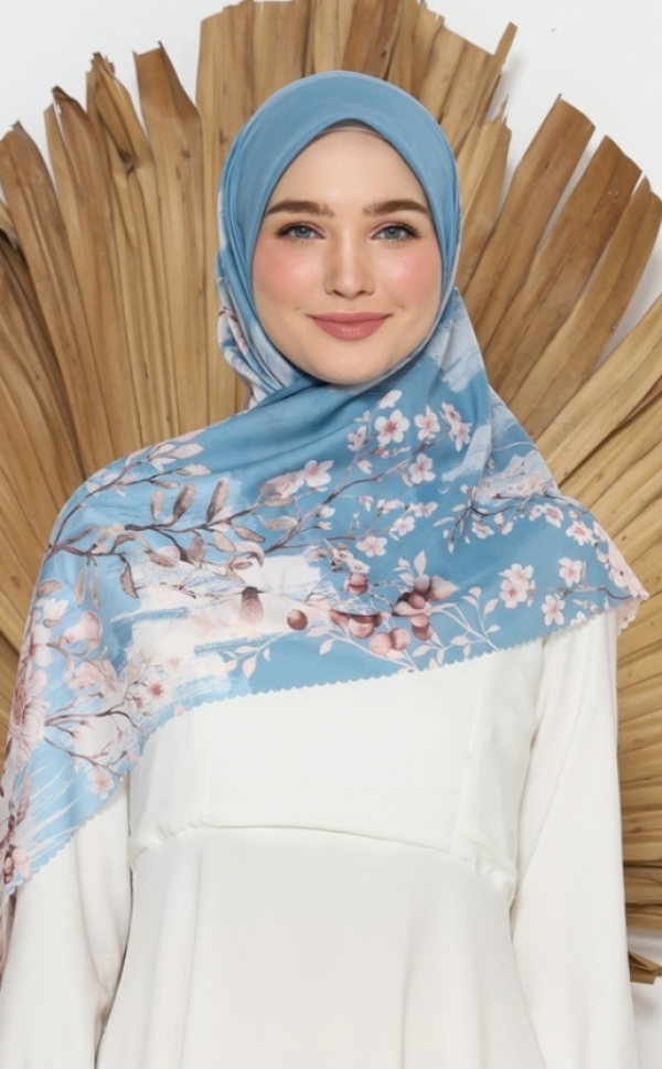 Motif tosca dengan bunga-bunga kecil